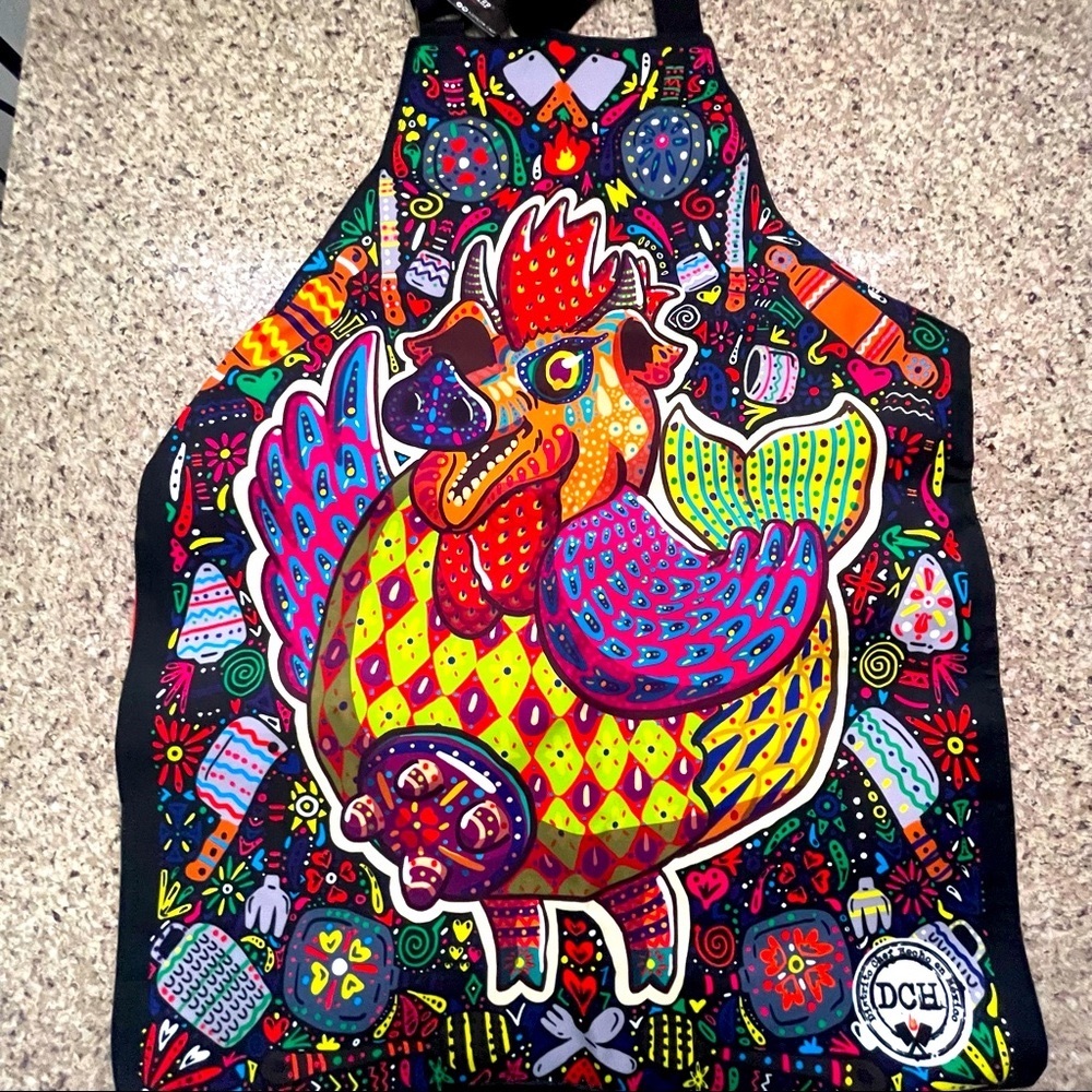 NWT Distrito Chef Apron.
